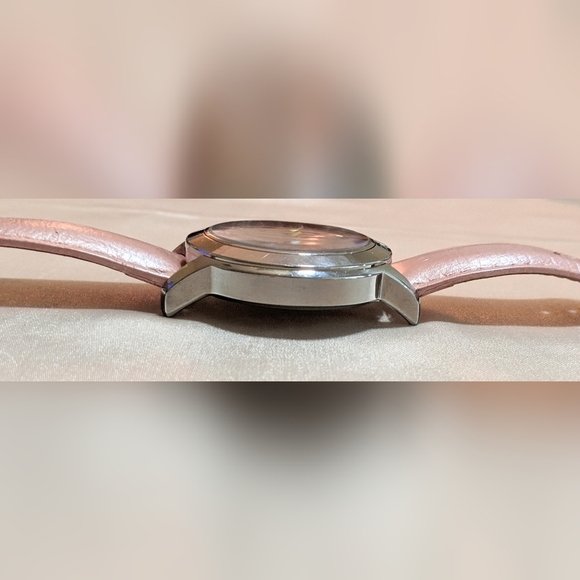 DKNY Women's Pink Crystal Face Watch Leather Band Water-Resistant New Battery - Picture 7 of 10